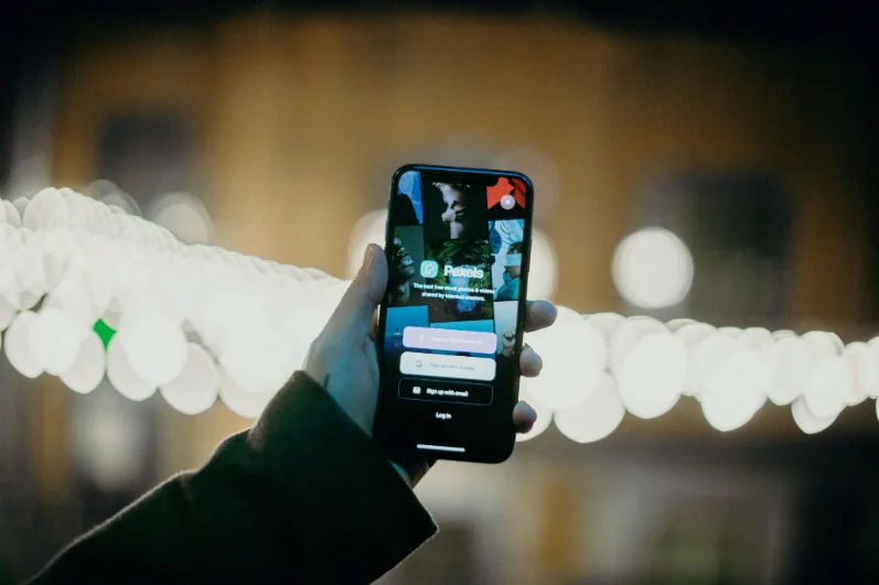 Innovar a Velocidad: La Importancia del Prototipado Rápido en UX. Imagen destacada del artículo de Paruma